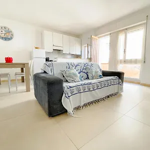 Nuovo Ristrutturato In Corte Interna Appartamento La Maddalena (Sassari)